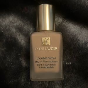 Estee lauded double wear foundation brand new